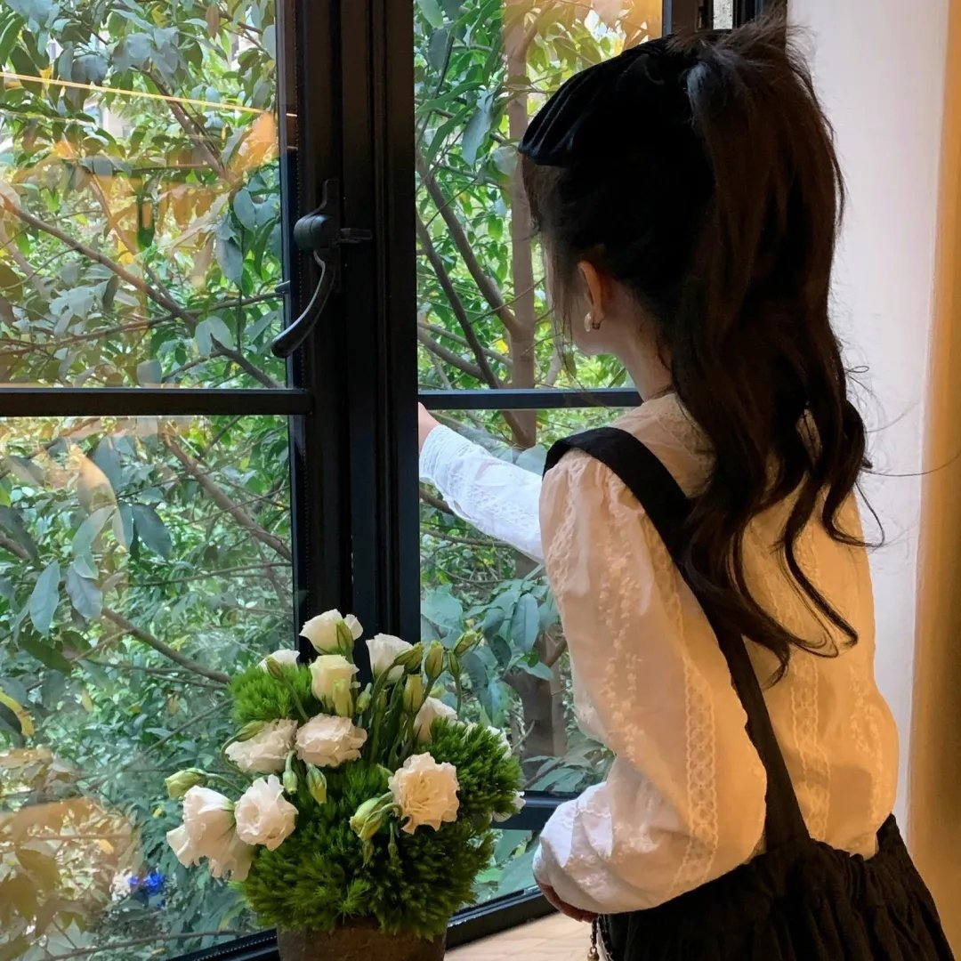 早餐时女歌迷快闪